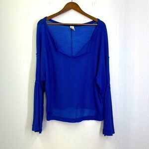 Free People - Sapphire Blue Dahlia Deep V Neck Thermal Bell Sleeve Top SZ Small
